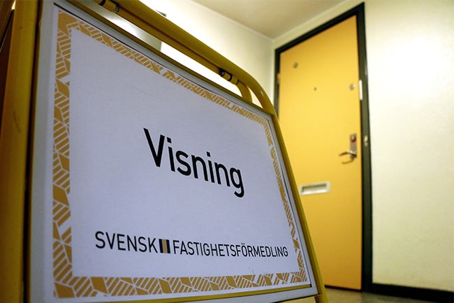 En bild på en visningsskylt från Svensk Fastighetsförmedling