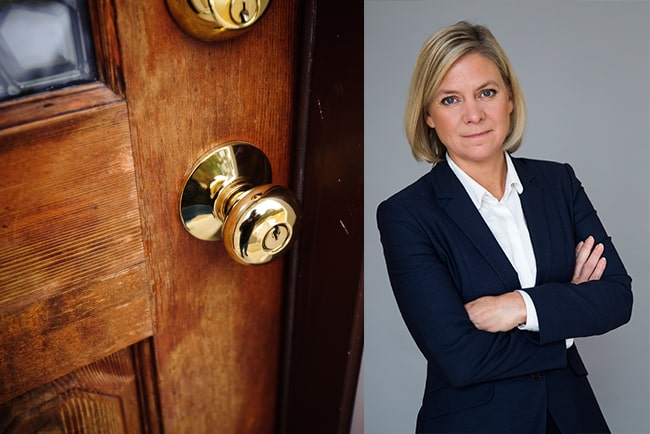 närbild på dörrhandtag. Finansminister Magdalena Andersson
